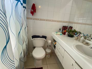 Oportunidad, oferta casa 2 pisos  ubicación privilegiada.