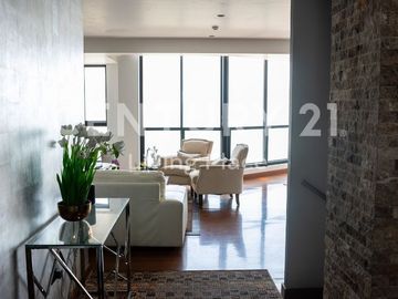 Exclusivo Penthouse de Tres Niveles con Vista al mar en Miraflores