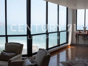 Exclusivo Penthouse de Tres Niveles con Vista al mar en Miraflores