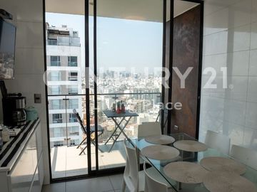 Exclusivo Penthouse de Tres Niveles con Vista al mar en Miraflores