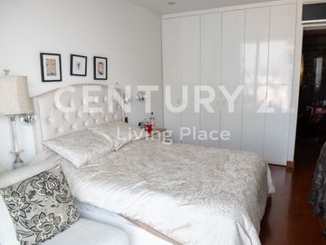 Exclusivo Penthouse de Tres Niveles con Vista al mar en Miraflores