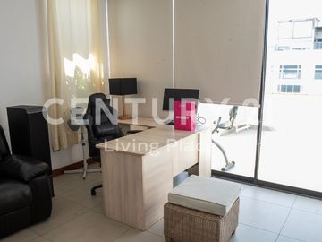 Exclusivo Penthouse de Tres Niveles con Vista al mar en Miraflores