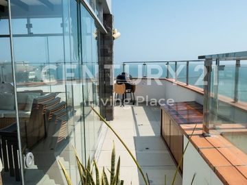 Exclusivo Penthouse de Tres Niveles con Vista al mar en Miraflores