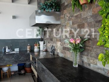Exclusivo Penthouse de Tres Niveles con Vista al mar en Miraflores