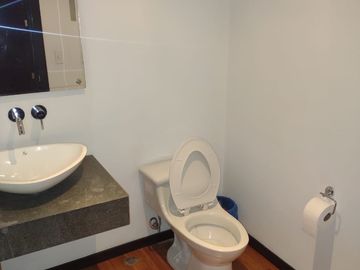 VENDO HERMOSA SUITE UBICADA EN QUITEÑO LIBRE, 65M2