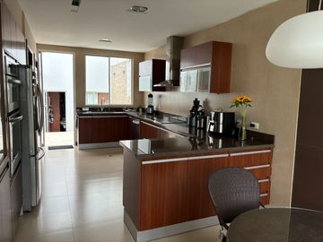 CASA 3 DORMOTRIOS ESTILO MODERNO