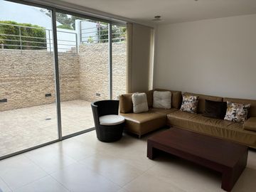 CASA 3 DORMOTRIOS ESTILO MODERNO