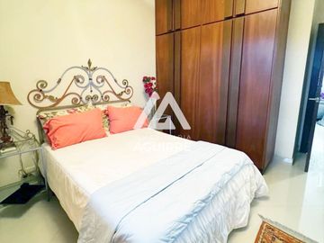 EN VENTA: lujoso y equipado departamento en Urbanizacion La Riviera, Machala