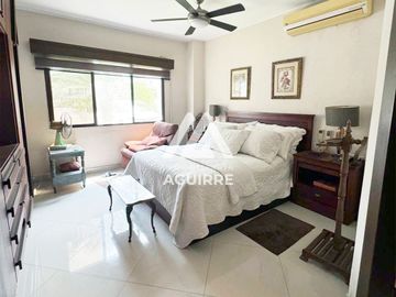 EN VENTA: lujoso y equipado departamento en Urbanizacion La Riviera, Machala