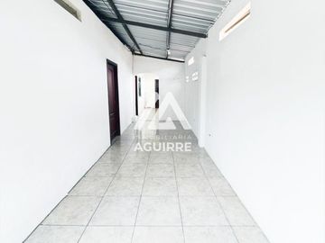 EN VENTA: casa rentera con locales comerciales en Cdla. La Aurora, Machala