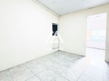 EN VENTA: casa rentera con locales comerciales en Cdla. La Aurora, Machala