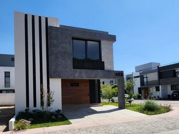 Casa en venta en Solares Residencial dentro de coto Soare 2