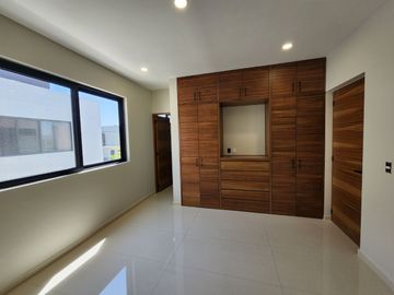 Casa en venta en Solares Residencial dentro de coto Soare 2
