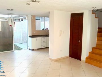 Casa en venta en conjunto residencial San Fernando - Tumbaco 🏯