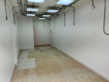 Alquiler de local (PRIMER PISO) en zona comercial de San Martín de Porres!