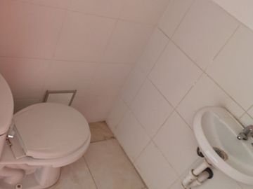 Alquiler de local (PRIMER PISO) en zona comercial de San Martín de Porres!