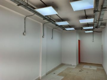 Alquiler de local (PRIMER PISO) en zona comercial de San Martín de Porres!
