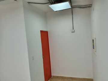 Alquiler de local (PRIMER PISO) en zona comercial de San Martín de Porres!