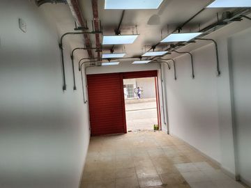 Alquiler de local (PRIMER PISO) en zona comercial de San Martín de Porres!