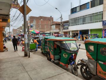 Alquiler de local (PRIMER PISO) en zona comercial de San Martín de Porres!