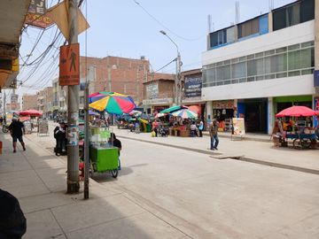 Alquiler de local (PRIMER PISO) en zona comercial de San Martín de Porres!