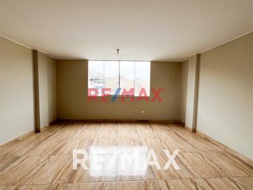 Venta De Moderno Y Amplio Departamento Ubicado En Villa María Del Triunfo