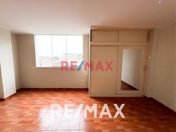 Venta De Moderno Y Amplio Departamento Ubicado En Villa María Del Triunfo