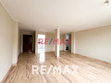 Venta De Moderno Y Amplio Departamento Ubicado En Villa María Del Triunfo