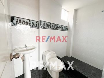 Venta De Moderno Y Amplio Departamento Ubicado En Villa María Del Triunfo