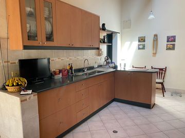 Casa una planta en urbanización privada, más suite, terreno libre de 600, Sangolquí $340.000