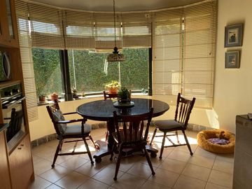 Casa una planta en urbanización privada, más suite, terreno libre de 600, Sangolquí $340.000
