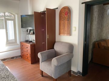 Casa una planta en urbanización privada, más suite, terreno libre de 600, Sangolquí $340.000