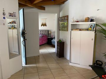 Casa una planta en urbanización privada, más suite, terreno libre de 600, Sangolquí $340.000