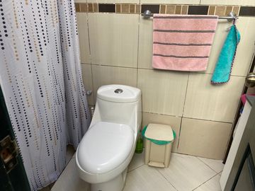 Casa una planta en urbanización privada, más suite, terreno libre de 600, Sangolquí $340.000
