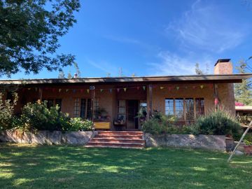 LINDA PARCELA CON DOS CASAS EN LOS LAURELES EN LIMACHE