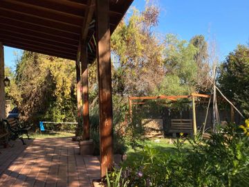 LINDA PARCELA CON DOS CASAS EN LOS LAURELES EN LIMACHE