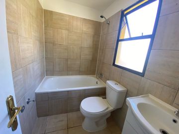 Estupenda casa en Linderos-Buin