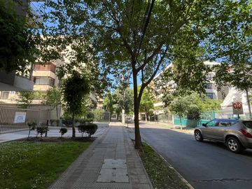 Metro Colon / Plaza Las Lilas / Providencia