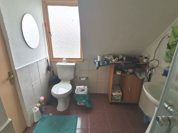 Se vende casa pareada, 3 pisos, 4 habitaciones, 2 baños