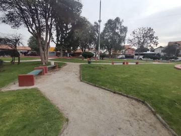 Se vende casa pareada, 3 pisos, 4 habitaciones, 2 baños