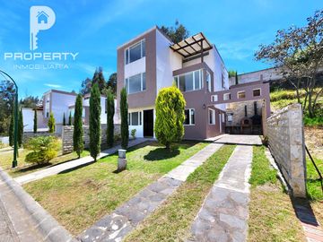 Casa INDEPENDIENTE por estrenar Ushimana Valle de los Chillos 4 dormitorios 3 parqueaderos San Rafael Alangasi