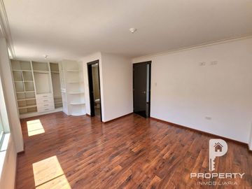 Casa INDEPENDIENTE por estrenar Ushimana Valle de los Chillos 4 dormitorios 3 parqueaderos San Rafael Alangasi