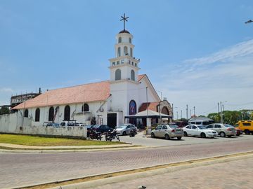 Venta de Casa esquinera en construcción de 3 dormitorios, entrega enero 2025, Urbanización Terranostra, Vía a la costa, Guayaquil