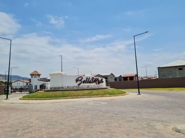 Venta de Casa esquinera en construcción de 3 dormitorios, entrega enero 2025, Urbanización Terranostra, Vía a la costa, Guayaquil