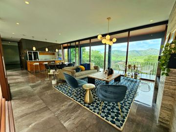 LAS CAÑADAS CASA EN VENTA SEMINUEVA MODERNA CON INCREIBLE VISTA