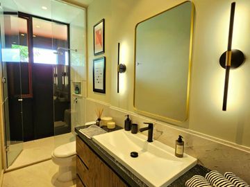 LAS CAÑADAS CASA EN VENTA SEMINUEVA MODERNA CON INCREIBLE VISTA