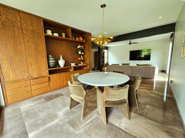 LAS CAÑADAS CASA EN VENTA SEMINUEVA MODERNA CON INCREIBLE VISTA