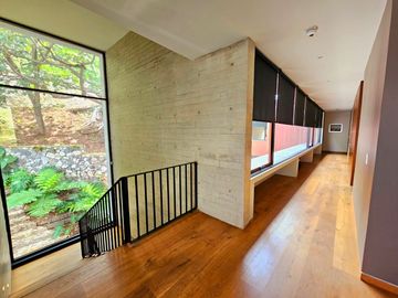 LAS CAÑADAS CASA EN VENTA SEMINUEVA MODERNA CON INCREIBLE VISTA