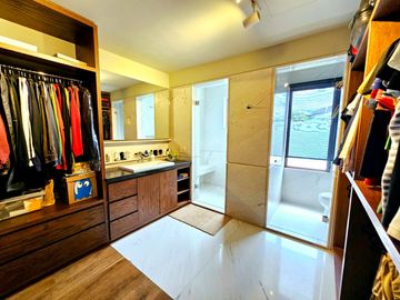 LAS CAÑADAS CASA EN VENTA SEMINUEVA MODERNA CON INCREIBLE VISTA