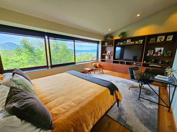 LAS CAÑADAS CASA EN VENTA SEMINUEVA MODERNA CON INCREIBLE VISTA